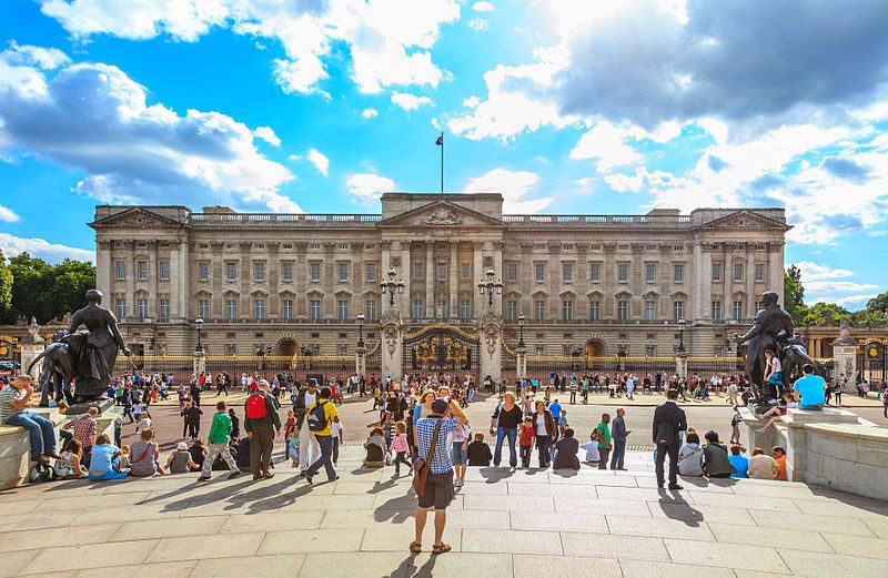Buckingham Palace is one of the many tourist attractions appealing to Arab visitors