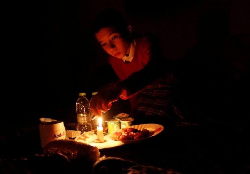 Iraqis are left in the dark due to power cuts