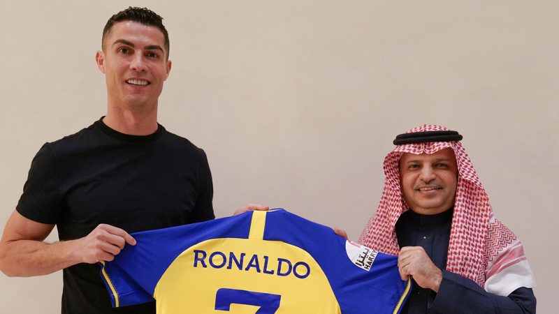 Ronaldo will wear his iconic No 7 shirt at Al Nassr