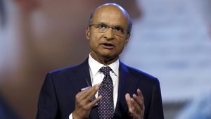 Intel chairman steps down