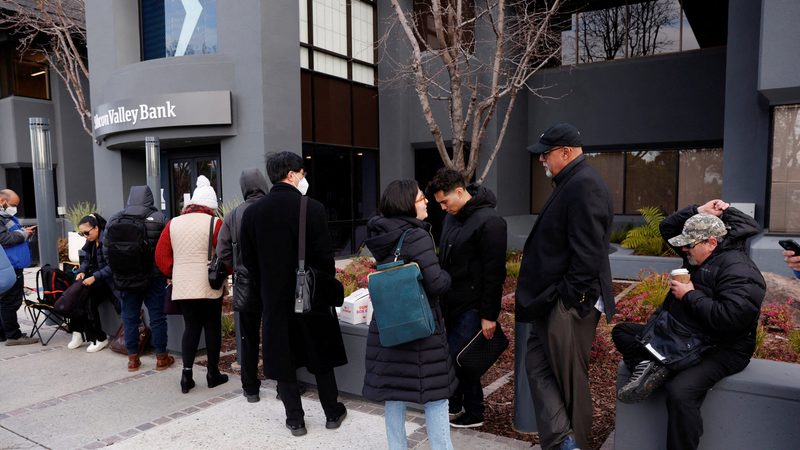 Customers line up outside of the Silicon Valley Bank headquarters,