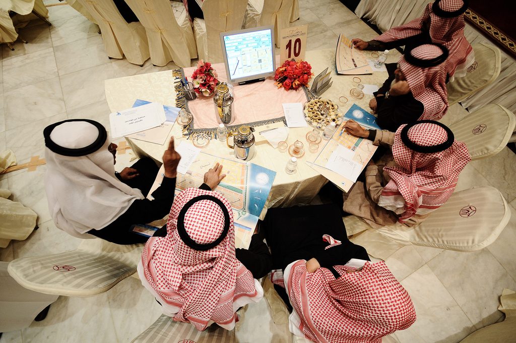 Saudi mortgage brokers in a land auction
