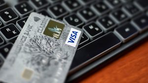 Turkey restricts credit card use