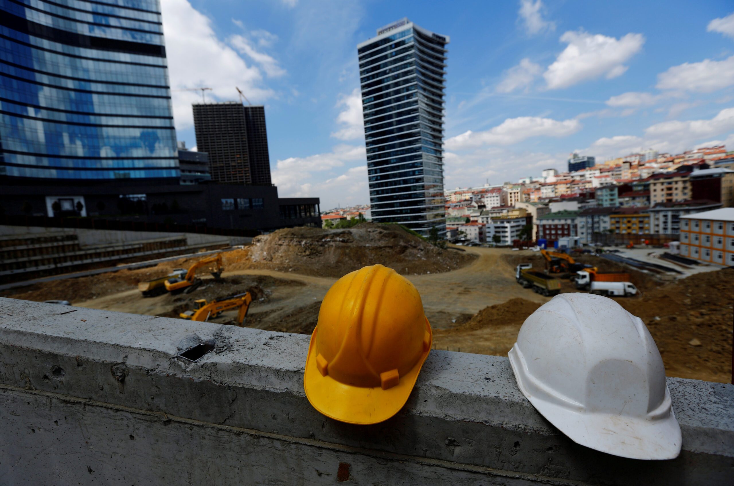 The number of people employed in Turkey’s construction sector hit 1.973 million between April and June