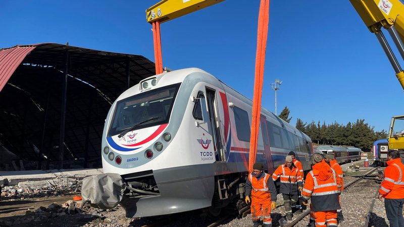 A derailed train is placed on the tracks following the February earthquake in Turkey. The UKEF-backed project will also contribute to reconstruction