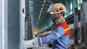 Aluminium Bahrain – Alba – worker