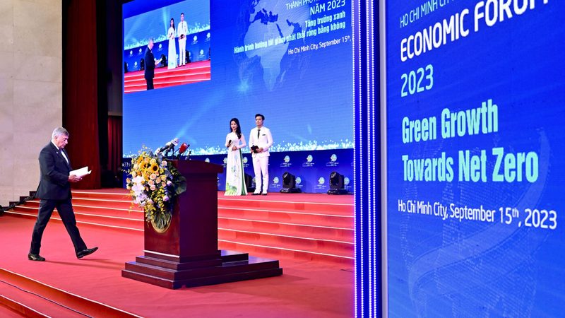 A delegate from the Flemish regional government at a net zero forum in Vietnam. More than 50 countries have net zero policies