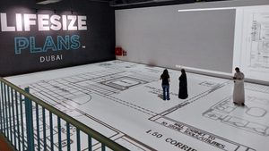 Construction teams and potential buyers can inspect plans projected at 1:1 scale