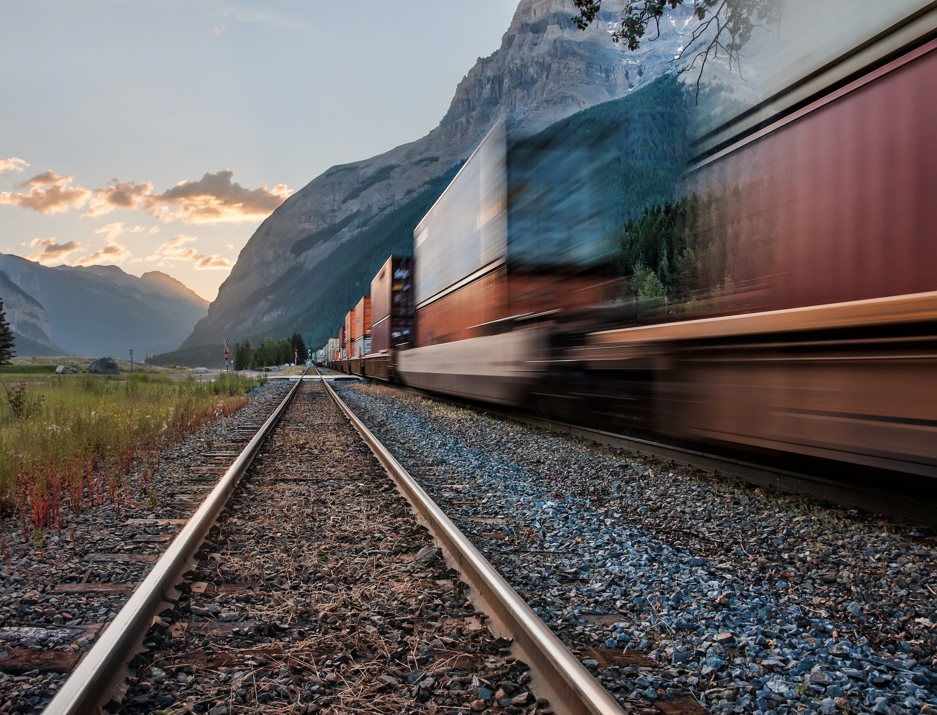 Government agency Anesrif is seeking companies to build 575km of railway to the mine in the western Tindouf province