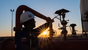 Oman's oil and gas industry received the majority of investments, accounting for 52.8%of total FDI
