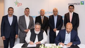 Executives from Saudi Aramco and Pakistan's GO sign the agreement