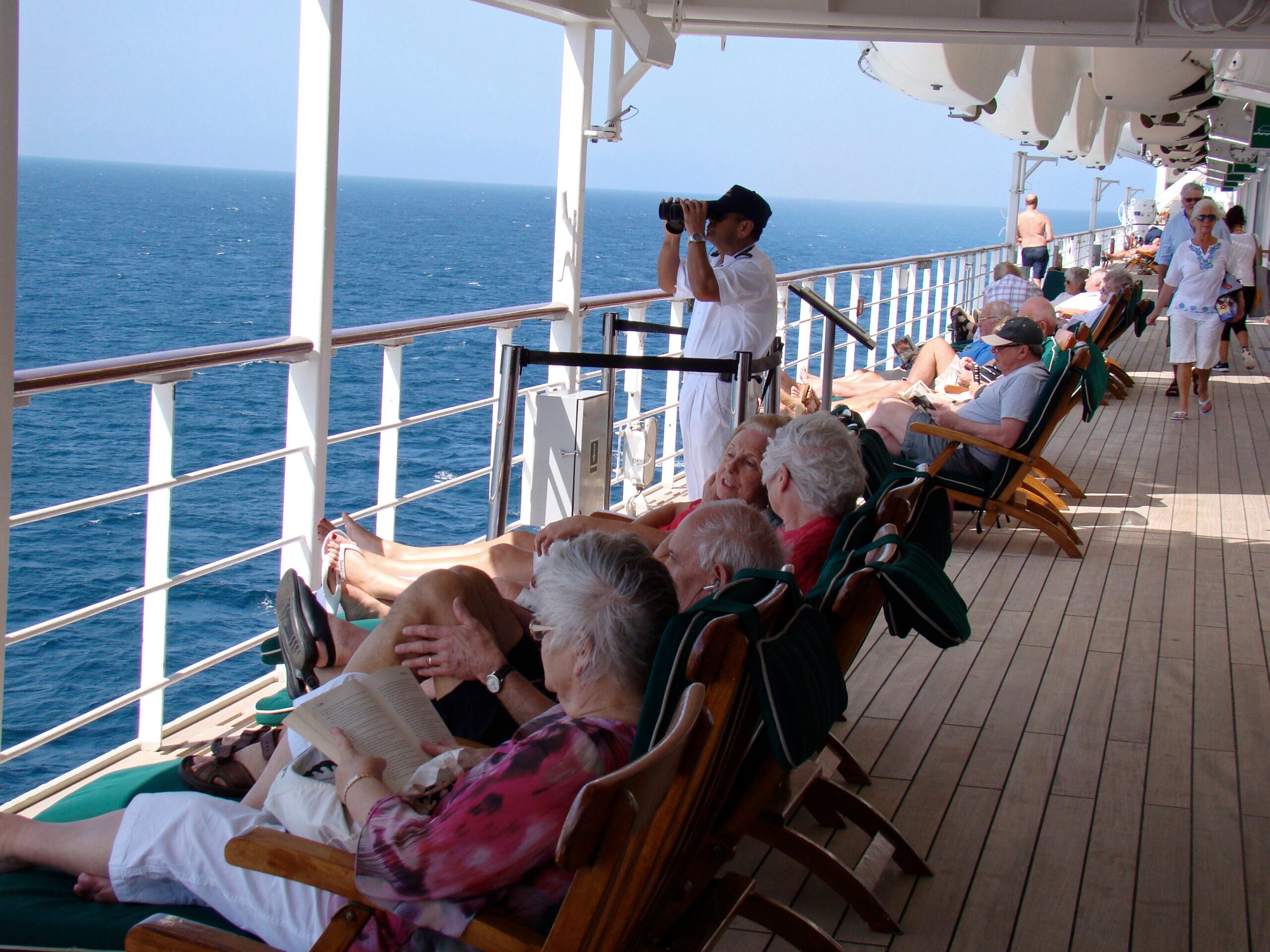 Queen Mary 2 cruise ship southern Red Sea