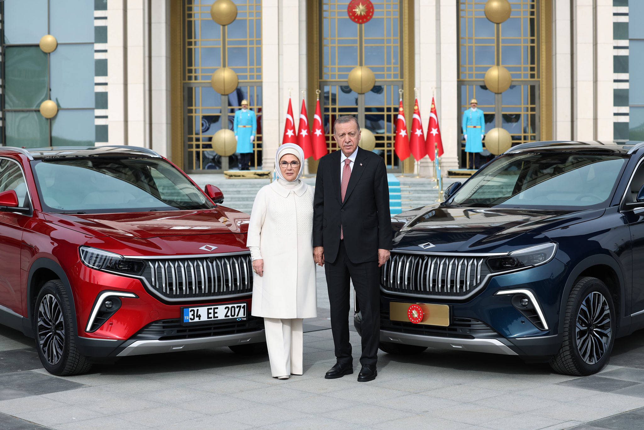 President Erdogan and his wife Emine received his Togg T10X, Turkey's first domestically-produced electric car, in April