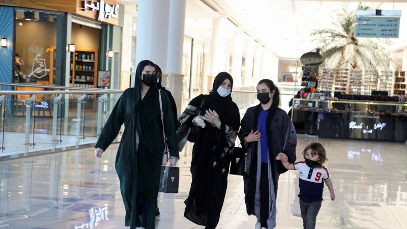 Saudi women in face masks Covid-19