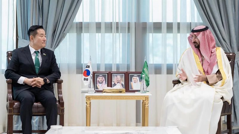 Saudi Arabia's Mnister of the National Guard Prince Abdullah bin Bandar bin Abdulaziz meets with South Korean defence minister Shin Won-sik