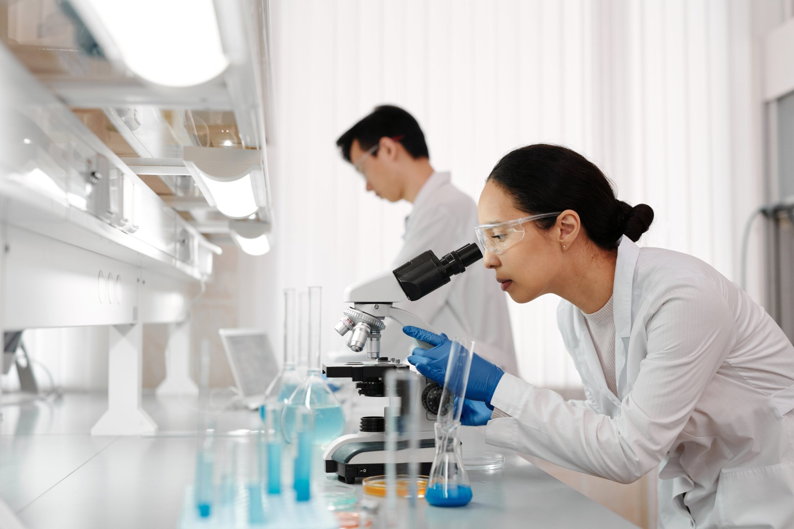 Adult, Female, Person Personalised precision medicine has the potential to transform treatment of chronic and genetic diseases scientist personalised healthcare lab science