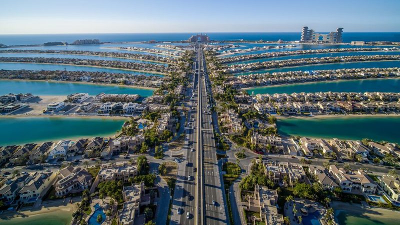 Plots of land on Dubia's coveted Palm Jumeirah are selling for as much as AED 1 billion