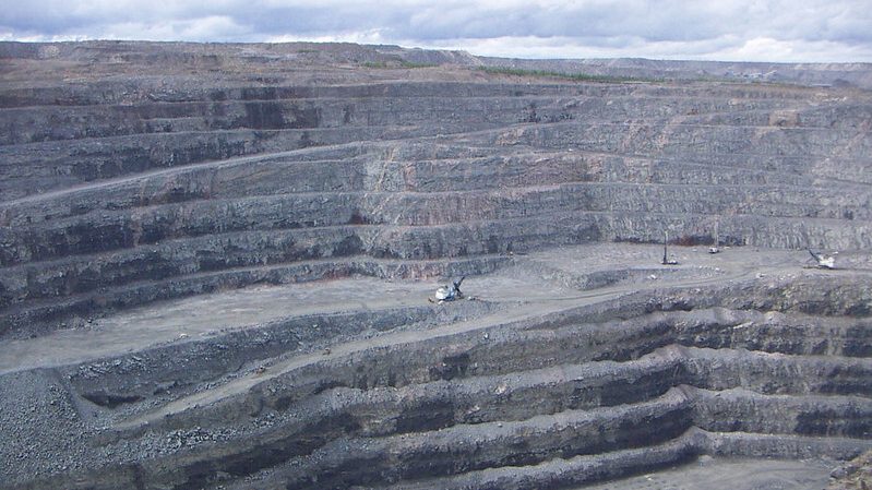 The reported $1 billion stake in the copper-gold mine would give PIF a 25% share