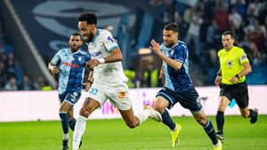 Pierre Emerick Aubameyang (OM) Oualid El Hajjam (AC Le Havre)