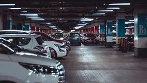 Architecture, Building, Factory Parkin said total revenue rose 8 percent to AED215.3 million, supported by an increase in public parking revenue parking cars motoring