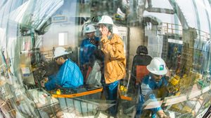 Operators on a Saudi Aramco onshore rig. The world’s biggest crude exporter currently produces around nine million barrels of oil per day