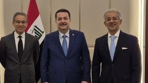 Eagle Hills chairman Mohamed Alabbar (left) with Iraqi prime minister Mohammed Shia Al-Sudani (centre), at the launch of the Baghdad Golf Course and Spa project