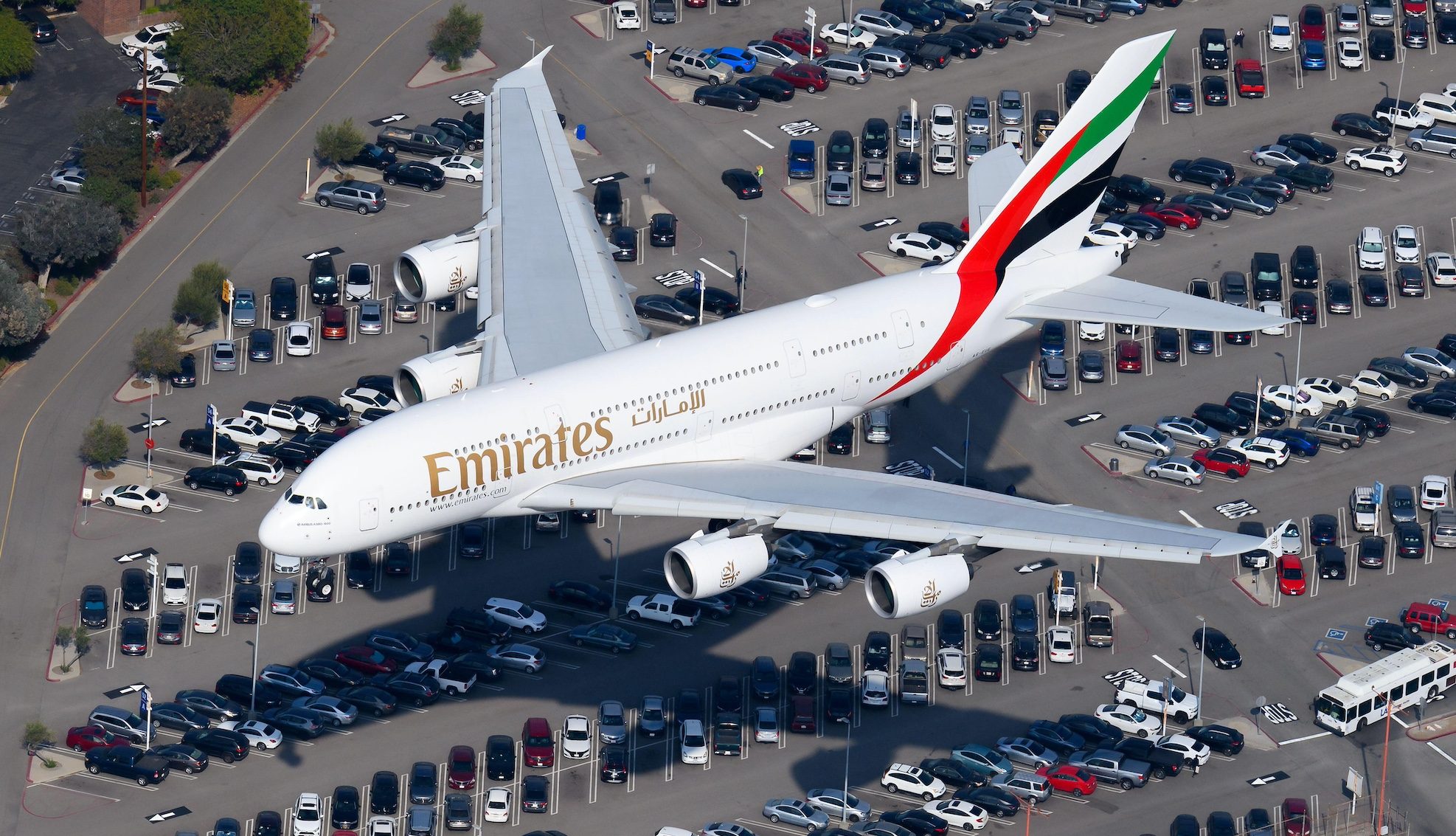 2KEY8G1 Emirates Airline Airbus A380 aircraft landing. Aerial view of Emirates Airlines A380-800 airplane. An Emirates plane coming in to land at LAX; a spokesperson for Emirates said the contraventions were for safety reasons