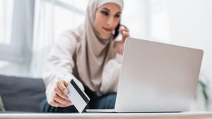 Conventional banks in the Gulf are attempting to address the needs of their underserved customers who only use one product