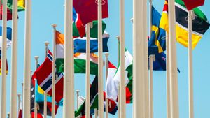 Saudi foreign debt flags