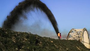 Saudi Arabia announced the discovery of two unconventional oil fields, a reservoir of light Arabian oil, two natural gas fields and two natural gas reservoirs