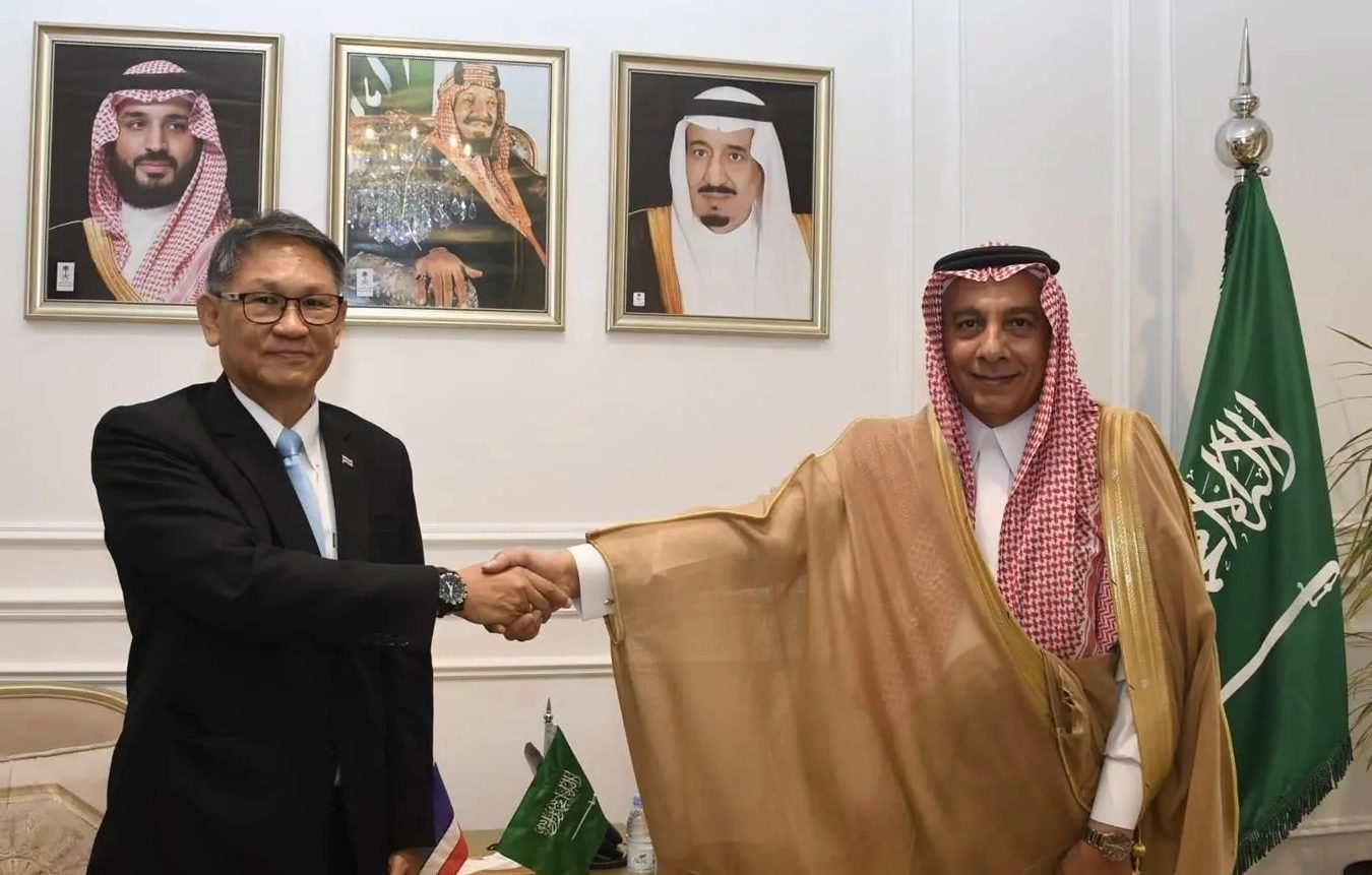 Thailand's consul general Kitinai Nutakul visits the Saudi Ministry of Foreign Affairs in Jeddah