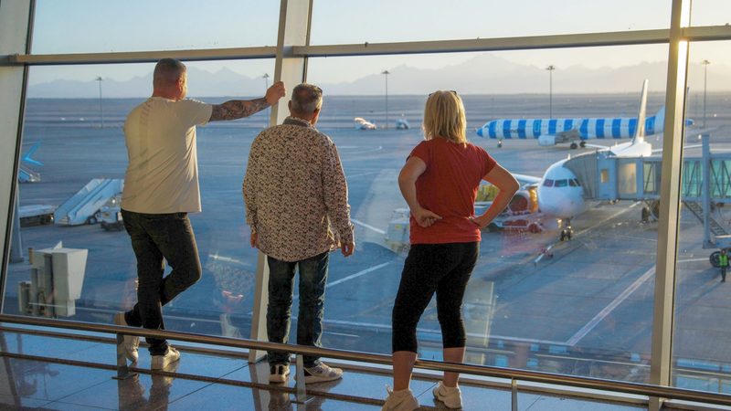 Airport, Clothing, Pants