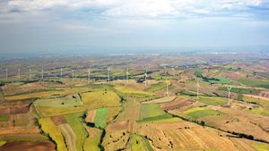 Turkey's wind-energy projects are expected to reduce annual CO2 emissions by 243,000 tonnes