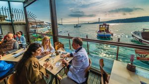 A cafe in the Cengelkoy district on the Asian side of Istanbul: cafe and restaurant prices have risen by more than two thirds