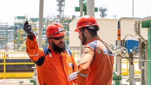 Workers at Egypt's Zohr gas facility. It is unclear if the drop in output is due to technical issues or lack of investment