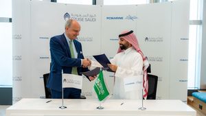 Cruise Saudi CEO Lars Clasen and Adnan Alshareef, CEO and president, PC Marine Services sign the private island development contract