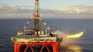 US crude inventories rose by 3.9m barrels to 417m barrels in the week ended September 27, the Energy Information Administration said