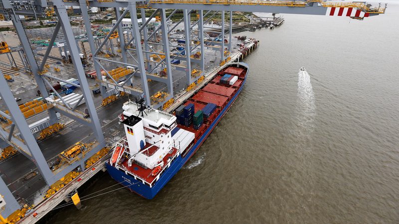 DP World has confirmed it will invest £1 billion in London Gateway as part of its 'long-term commitment to the UK'