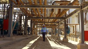 A supervisor at Maaden Aluminium. Under the EXIM agreement DL Hudson will purchase and distribute Saudi non-oil products such as metals