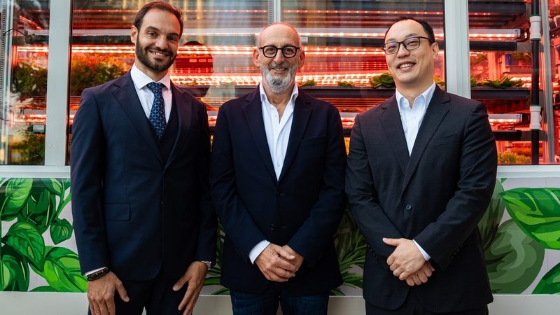 Left to right: Ahmad Hammoud, general manager of Alesca UAE; Maan Said of Crysp Farms; Stuart Oda of Alesca Technologies