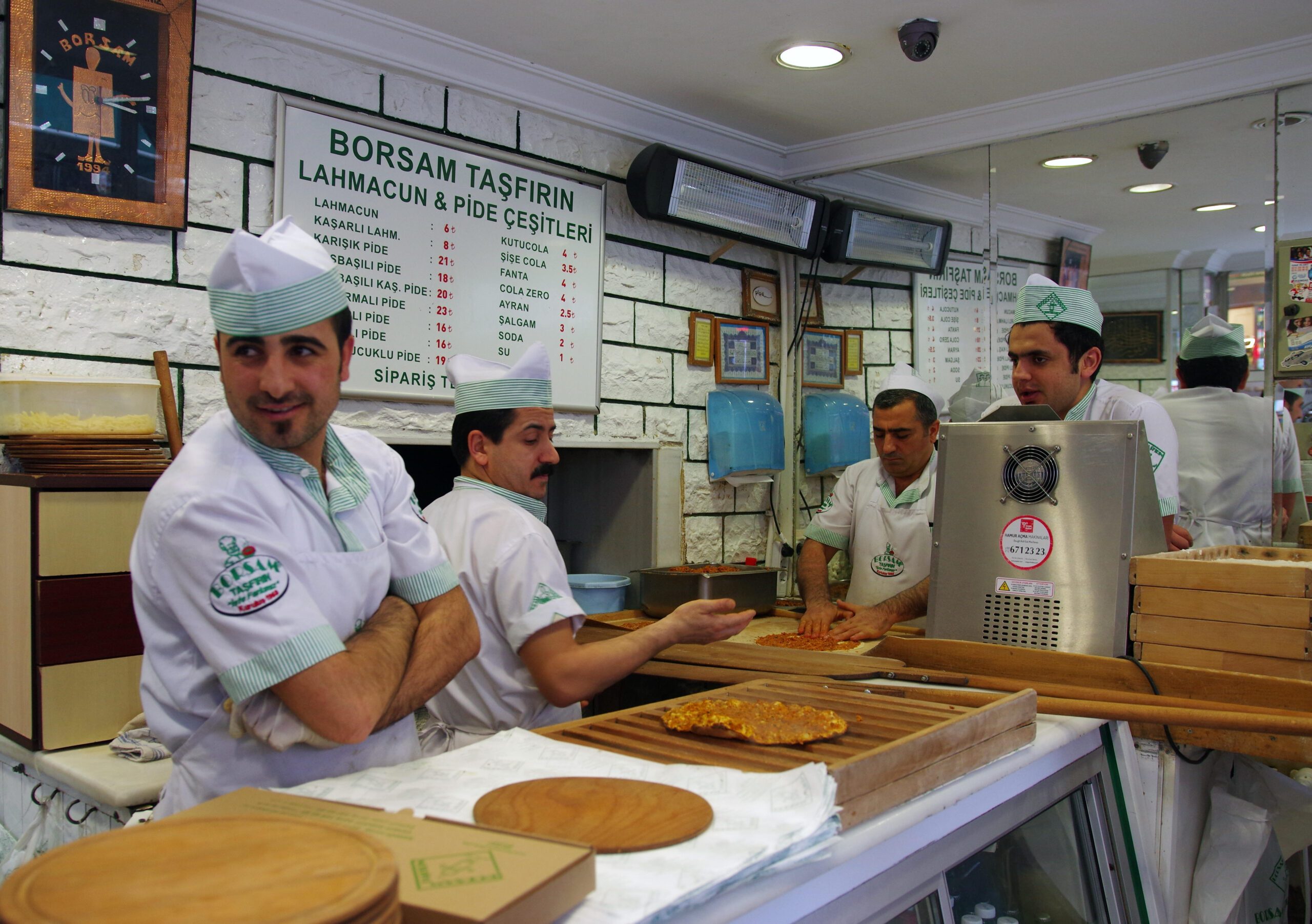 Turkey minimum wage hike sparks inflation and strike threats