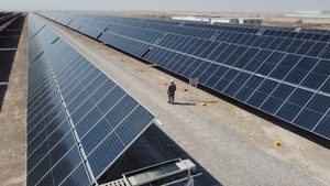 A solar power project at the Faihaa oil field in Basra, Iraq. The country is engaged in a programme to tackle persistent power supply failures