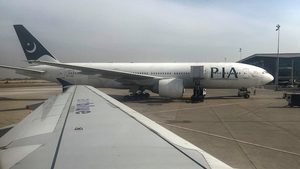 Aircraft, Airliner, Airplane
