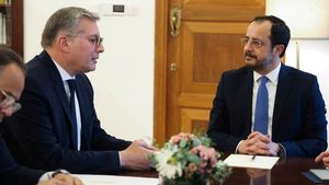 Cyprus President Nikos Christodoulides (right) in a meeting with Egypt's petroleum minister Karim Badawi