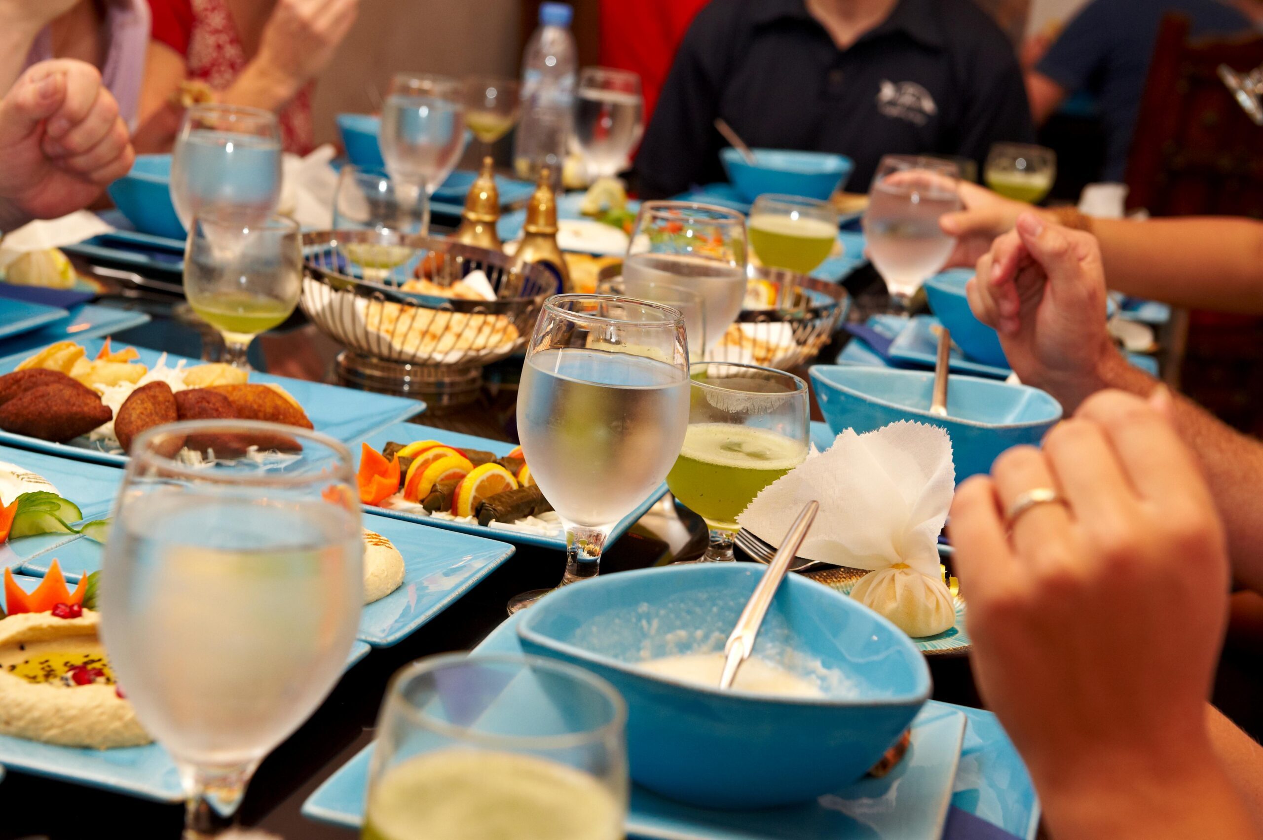 Throughout Saudi Arabia, restaurants deftly adapt to Ramadan, shifting operations to open just before sunset and remaining busy into the early morning hours