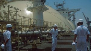 An LNG tanker docked in Dubai. The region has a 21% share of global natural gas reserves