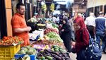 Shoppers in Tripoli, northern Lebanon. Rising food prices contributed to a small inflation increase in March