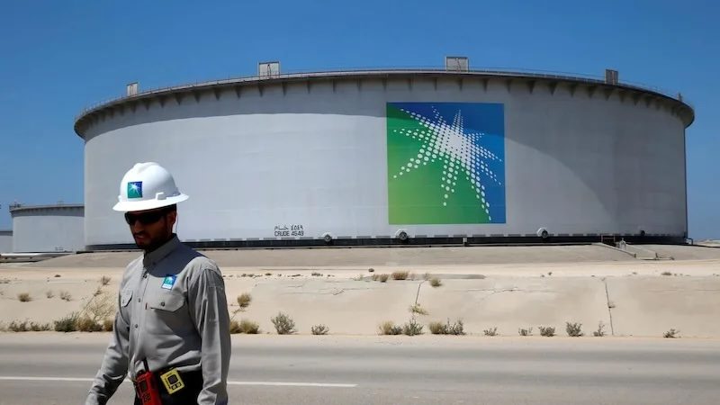 Sinopec, China National Offshore Oil Corp and private refiner Shenghong Petrochemical will all be lifting more Saudi crude in May
