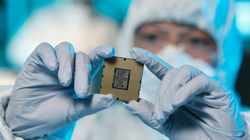 Egyptian startup InfiniLink is working on energy-efficient chip technology that uses light instead of electric signals to move data faster