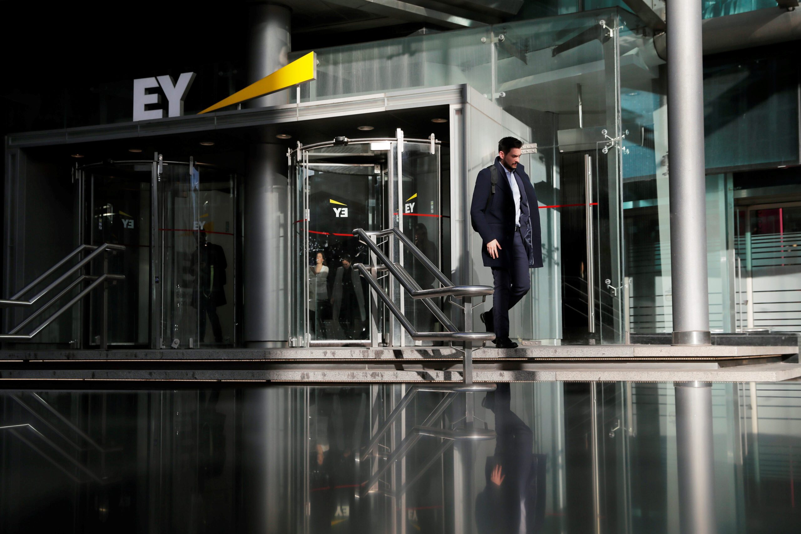 EY Iraq banks, bank restructuring Iraq, Iraq banks plan, Iraq banking reform